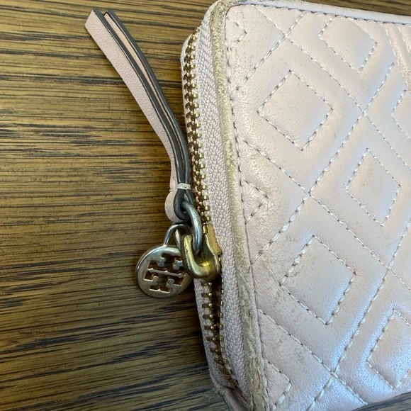 Tory Burch Quilted Blush Pink Leather Wallet - Picture 3 of 9